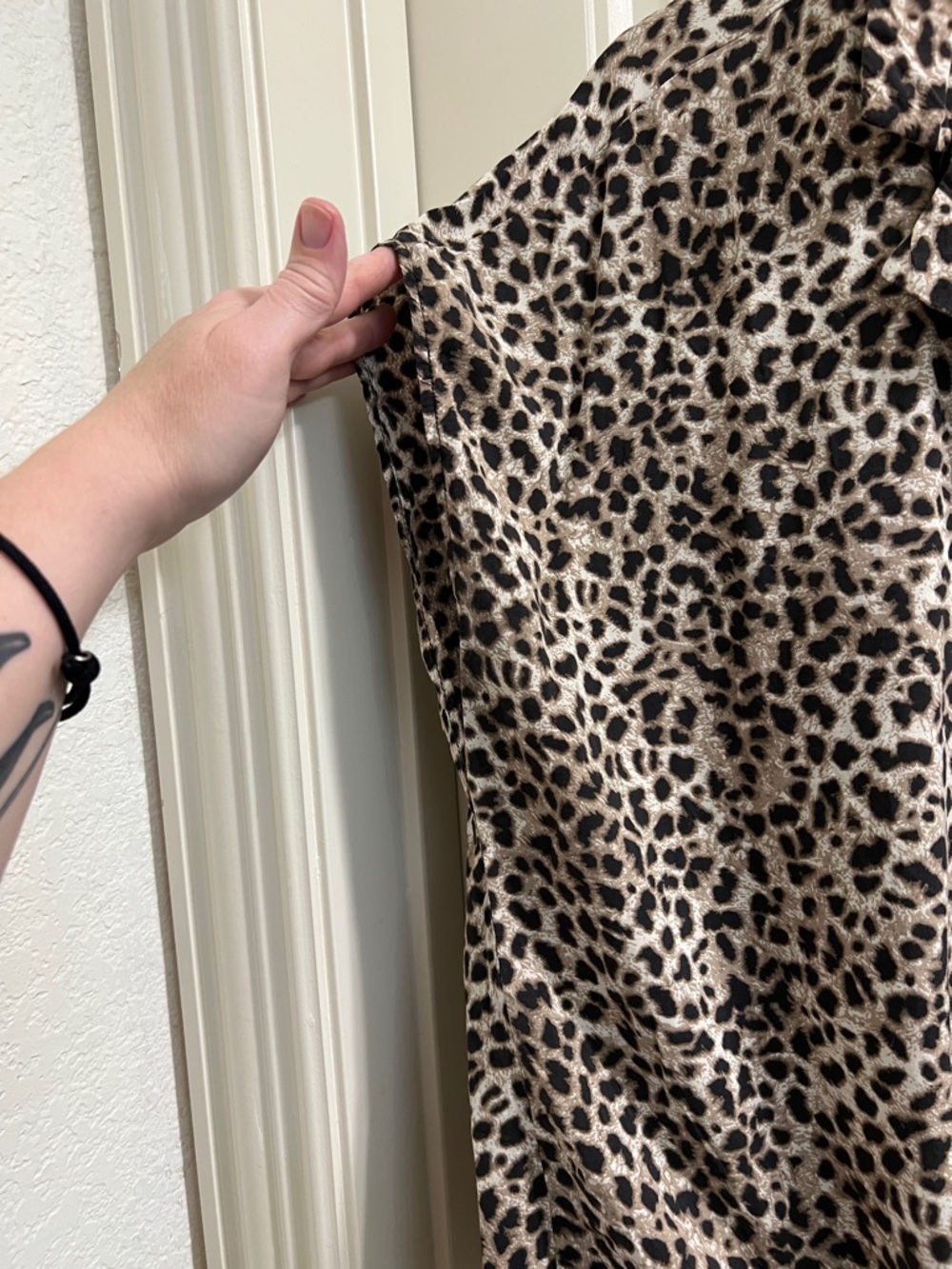 Torrid Leopard Print Tie-Front Blouse - Neutral Animal Print - Picture 4 of 4